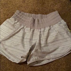 Lululemon tracker shorts